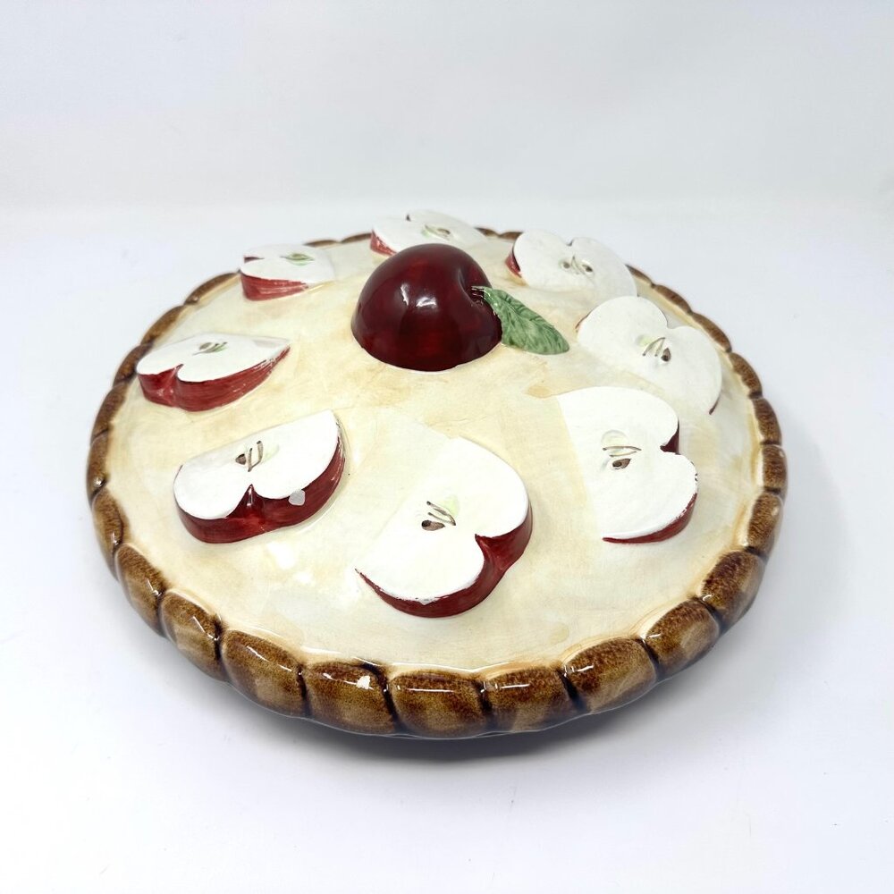 Vintage Covered Pie Keeper Transporter Apple Slices Apple Handle Super Cute!